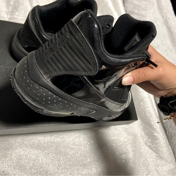 Jordan Max Aura 2 Triple Black 5.5 Youth or 7 women - Picture 7 of 8